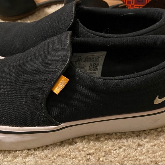 Nike Canvas Slip ons - Picture 5 of 5